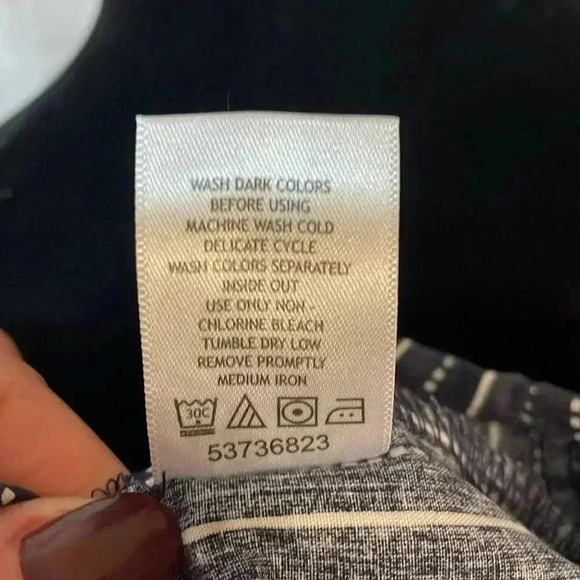 Roaman’s Women’s 14W Navy Striped Button Down Long Sleeve Shirt - Picture 9 of 9